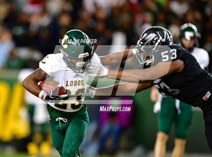 Thumbnail 2 in Vandegrift vs. Longview (UIL 6A Regional Playoff) photogallery.