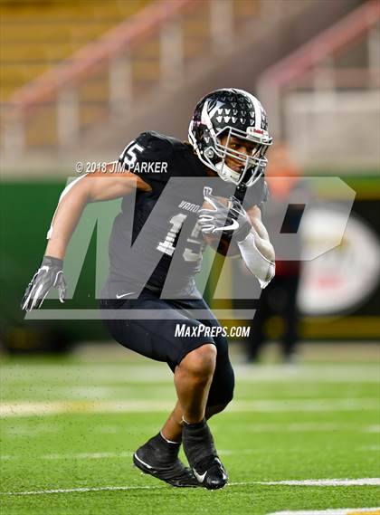 Thumbnail 2 in Vandegrift vs. Longview (UIL 6A Regional Playoff) photogallery.