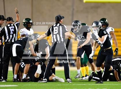 Thumbnail 2 in Vandegrift vs. Longview (UIL 6A Regional Playoff) photogallery.