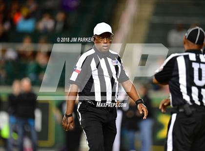 Thumbnail 1 in Vandegrift vs. Longview (UIL 6A Regional Playoff) photogallery.
