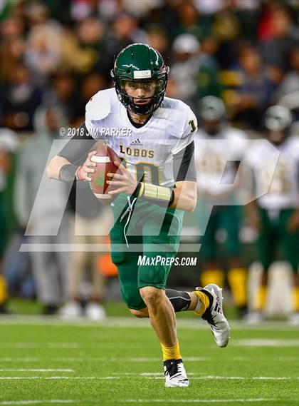 Thumbnail 1 in Vandegrift vs. Longview (UIL 6A Regional Playoff) photogallery.