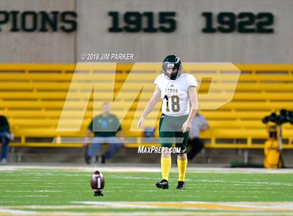 Thumbnail 3 in Vandegrift vs. Longview (UIL 6A Regional Playoff) photogallery.