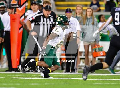 Thumbnail 1 in Vandegrift vs. Longview (UIL 6A Regional Playoff) photogallery.