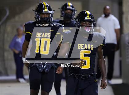 Thumbnail 2 in Timpson vs. Refugio (UIL 2A D1 Semifinal) photogallery.