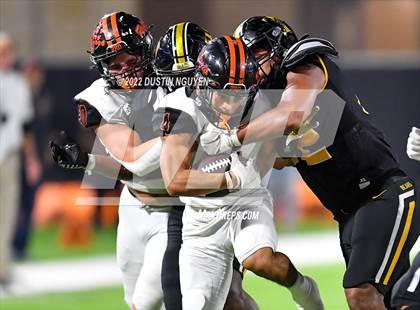 Thumbnail 3 in Timpson vs. Refugio (UIL 2A D1 Semifinal) photogallery.