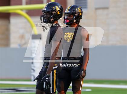 Thumbnail 1 in Timpson vs. Refugio (UIL 2A D1 Semifinal) photogallery.