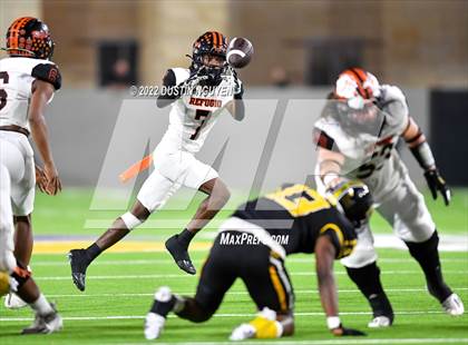 Thumbnail 2 in Timpson vs. Refugio (UIL 2A D1 Semifinal) photogallery.