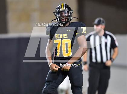 Thumbnail 3 in Timpson vs. Refugio (UIL 2A D1 Semifinal) photogallery.