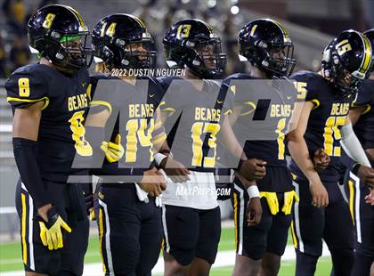 Thumbnail 3 in Timpson vs. Refugio (UIL 2A D1 Semifinal) photogallery.