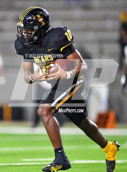 Thumbnail 3 in Timpson vs. Refugio (UIL 2A D1 Semifinal) photogallery.
