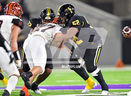 Thumbnail 1 in Timpson vs. Refugio (UIL 2A D1 Semifinal) photogallery.