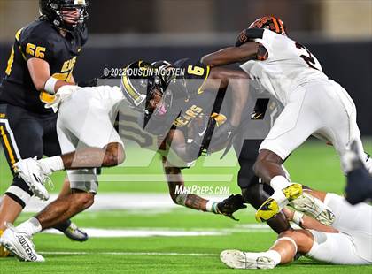 Thumbnail 2 in Timpson vs. Refugio (UIL 2A D1 Semifinal) photogallery.