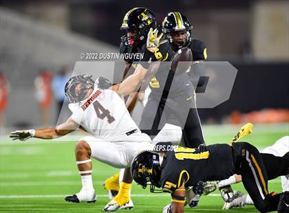 Thumbnail 2 in Timpson vs. Refugio (UIL 2A D1 Semifinal) photogallery.
