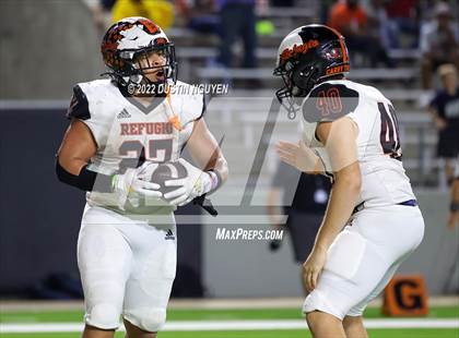 Thumbnail 3 in Timpson vs. Refugio (UIL 2A D1 Semifinal) photogallery.