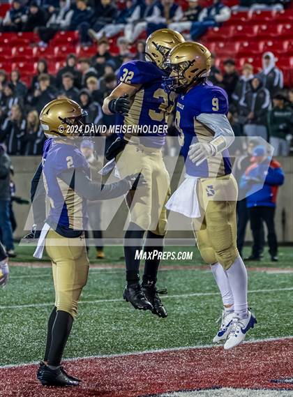 Thumbnail 3 in Sayville vs. Half Hollow Hills West photogallery.