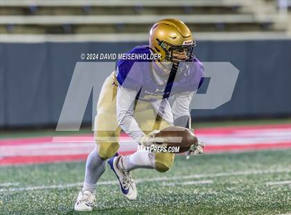 Thumbnail 3 in Sayville vs. Half Hollow Hills West photogallery.