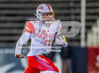 Thumbnail 2 in Sayville vs. Half Hollow Hills West photogallery.