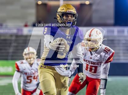 Thumbnail 2 in Sayville vs. Half Hollow Hills West photogallery.