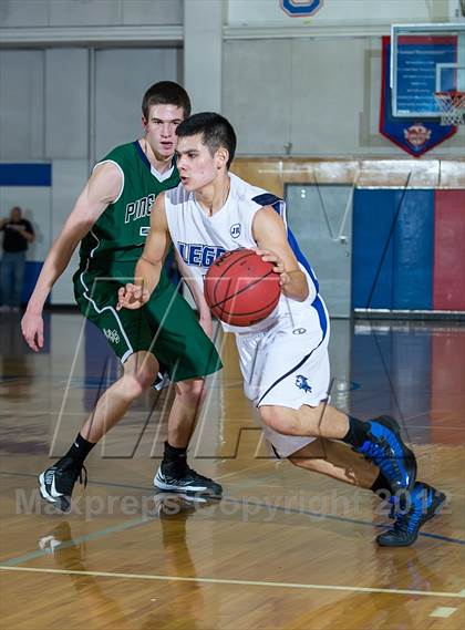 Thumbnail 2 in Legend vs. Pine Creek photogallery.