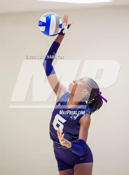 Thumbnail 2 in Kell @ Norcross photogallery.