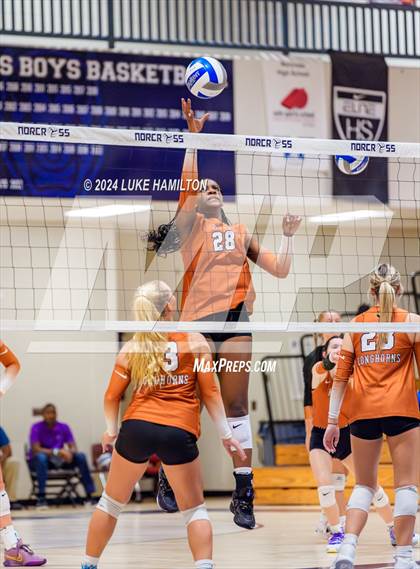 Thumbnail 3 in Kell @ Norcross photogallery.