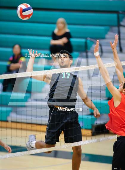 Thumbnail 3 in Granada Hills Charter vs Taft (CIF LACS Quarterfinal) photogallery.