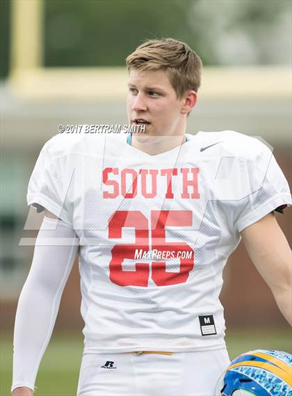 Thumbnail 1 in 42nd Kensington Lions Club All-Star Game (North vs. South) photogallery.