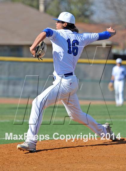 Thumbnail 3 in Longview @ North Mesquite photogallery.
