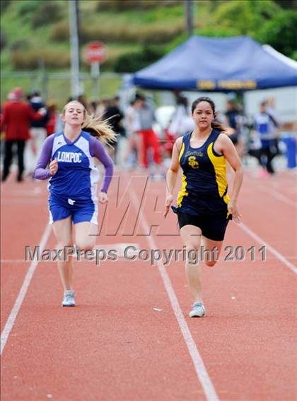 Thumbnail 1 in Santa Barbara Easter Relays (Girls Track Events) photogallery.