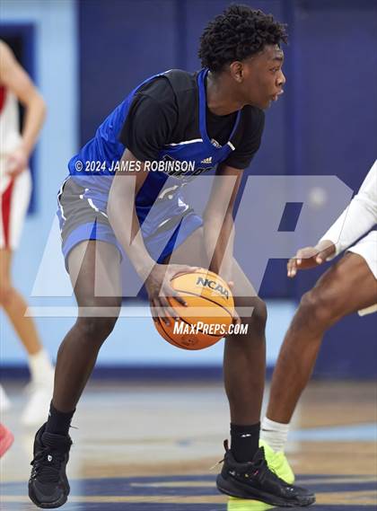 Thumbnail 2 in Creekside vs San Jose (Holiday Showcase) photogallery.