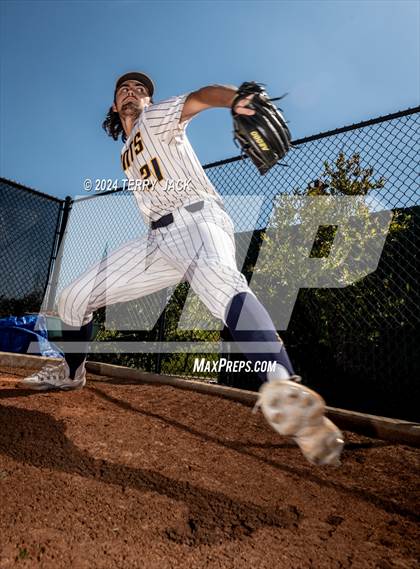 Thumbnail 1 in Crean Lutheran @ Pacifica photogallery.