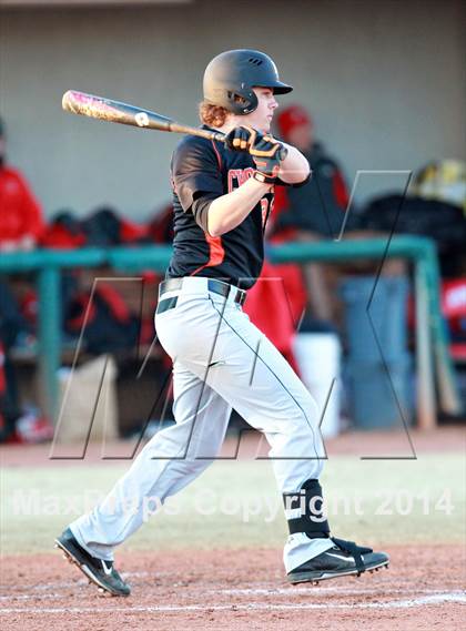 Thumbnail 3 in Gainesville vs. Dyer County (National High School Invitational) photogallery.