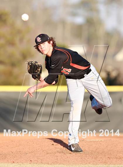 Thumbnail 2 in Gainesville vs. Dyer County (National High School Invitational) photogallery.