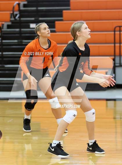 Thumbnail 2 in Grand Saline vs Rains photogallery.