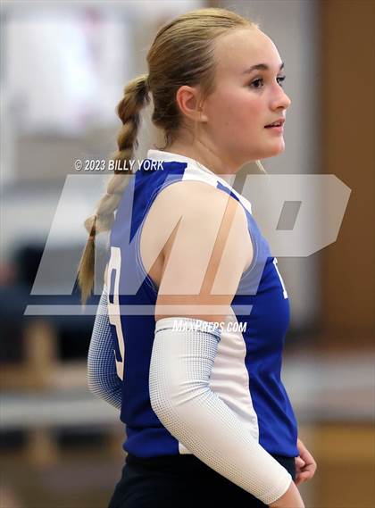 Thumbnail 2 in Grand Saline vs Rains photogallery.