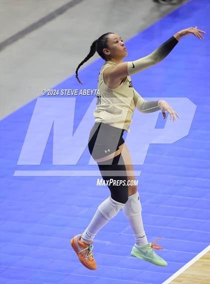 Thumbnail 3 in Rock Canyon vs. Cherry Creek (CHSAA 5A 1st Round) photogallery.