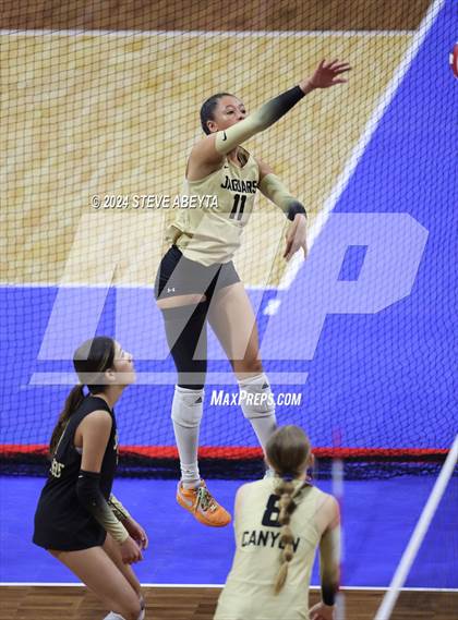 Thumbnail 2 in Rock Canyon vs. Cherry Creek (CHSAA 5A 1st Round) photogallery.
