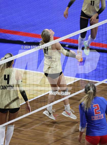 Thumbnail 3 in Rock Canyon vs. Cherry Creek (CHSAA 5A 1st Round) photogallery.