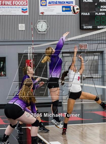 Thumbnail 2 in Shasta vs. North Medford photogallery.