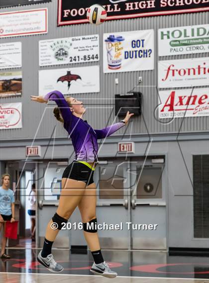Thumbnail 1 in Shasta vs. North Medford photogallery.
