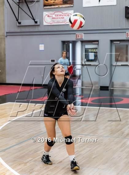 Thumbnail 3 in Shasta vs. North Medford photogallery.