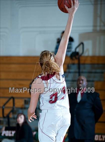 Thumbnail 3 in Carter vs. Patriot (Lady Bears Holiday Classic) photogallery.