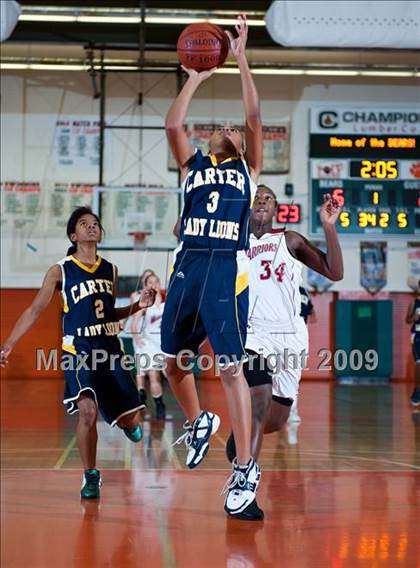 Thumbnail 3 in Carter vs. Patriot (Lady Bears Holiday Classic) photogallery.