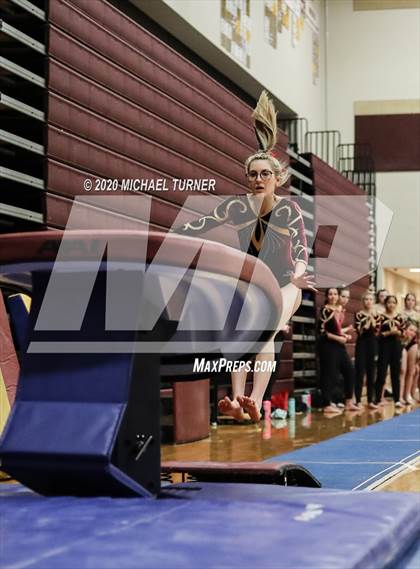 Thumbnail 1 in Greater Spokane League Meet #5 (University Host) photogallery.