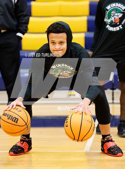 Thumbnail 1 in Windsor Forest vs. Kell (Tournament of Champions Holiday Classic) photogallery.