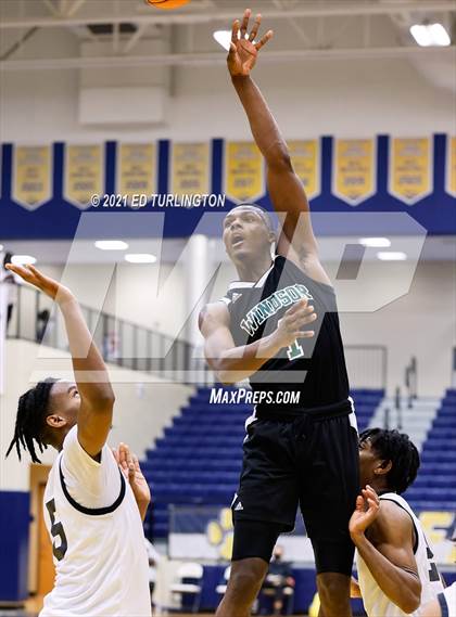 Thumbnail 3 in Windsor Forest vs. Kell (Tournament of Champions Holiday Classic) photogallery.