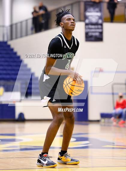 Thumbnail 3 in Windsor Forest vs. Kell (Tournament of Champions Holiday Classic) photogallery.
