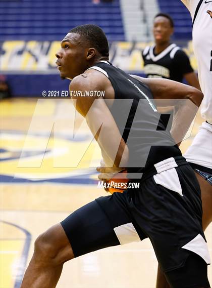 Thumbnail 3 in Windsor Forest vs. Kell (Tournament of Champions Holiday Classic) photogallery.