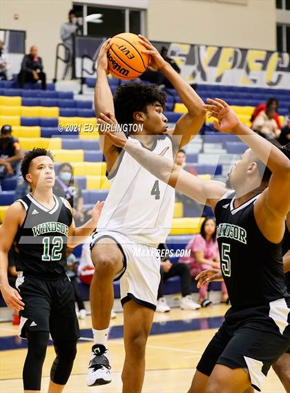Thumbnail 2 in Windsor Forest vs. Kell (Tournament of Champions Holiday Classic) photogallery.
