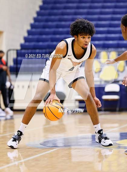 Thumbnail 2 in Windsor Forest vs. Kell (Tournament of Champions Holiday Classic) photogallery.